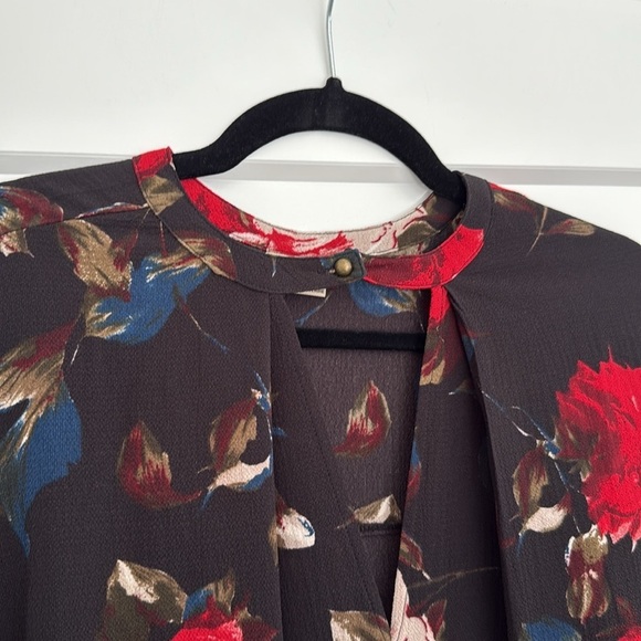 Floral tunic​​​ - Picture 2 of 4